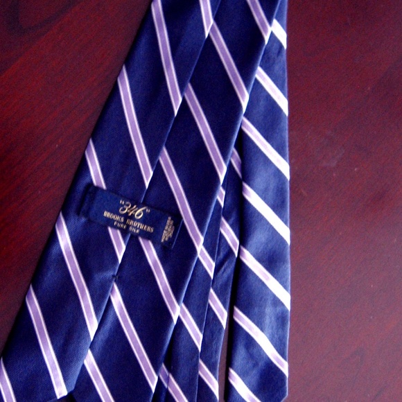 NWOT BROOKS BROTHERS "346" NAVY & LAVENDER REP TIE - Picture 1 of 2